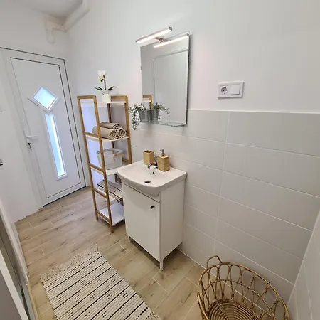 Kedves Apartmán Pětikostelí