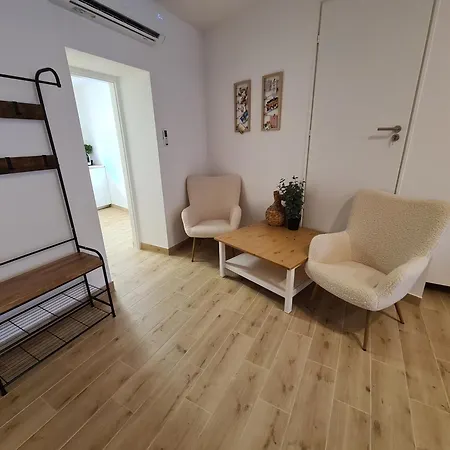 Kedves Apartment
